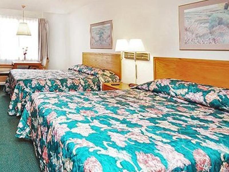 Rodeway Inn Brush Экстерьер фото